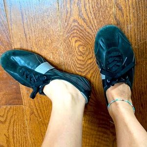 🎉3for$10🎉 Puma, size 6, flexible leather shoes